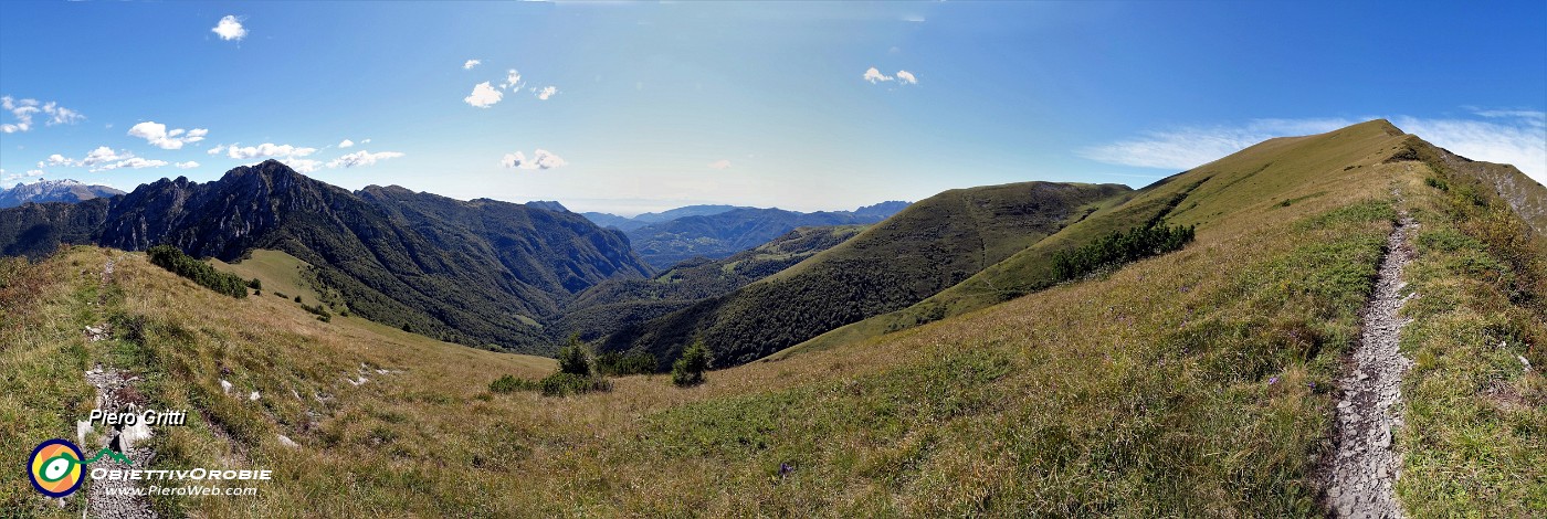 36 Panoramica cresta di salita dal Passo al Pizzo Baciamorti.jpg